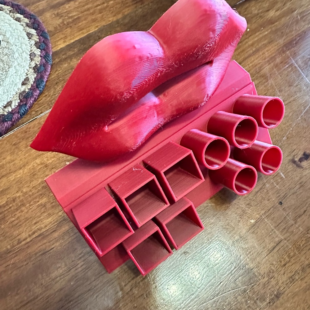 Red Lip-Shaped Lipstick Holder Homemade by me - Picture 7 of 7